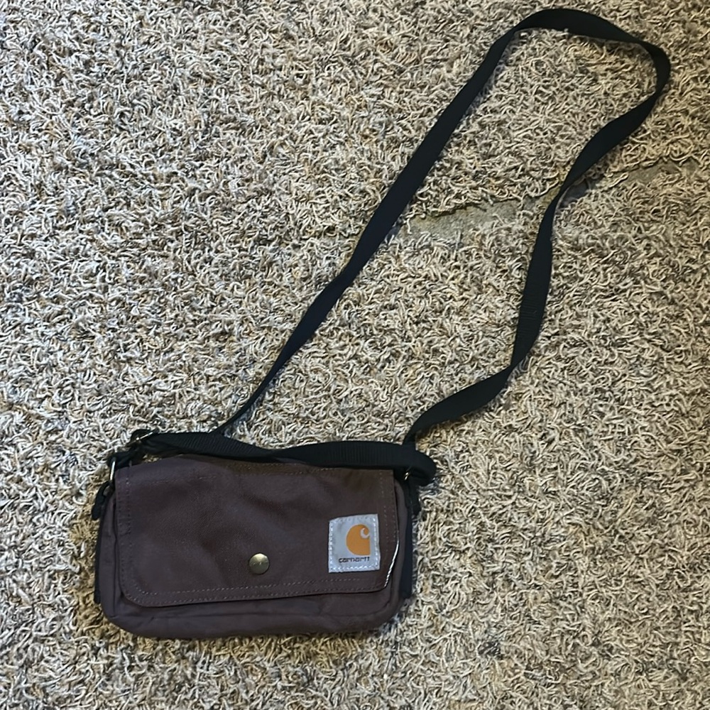 Carhartt Legacy Women’s Essential waist and cross body bag  Brand new Wine color